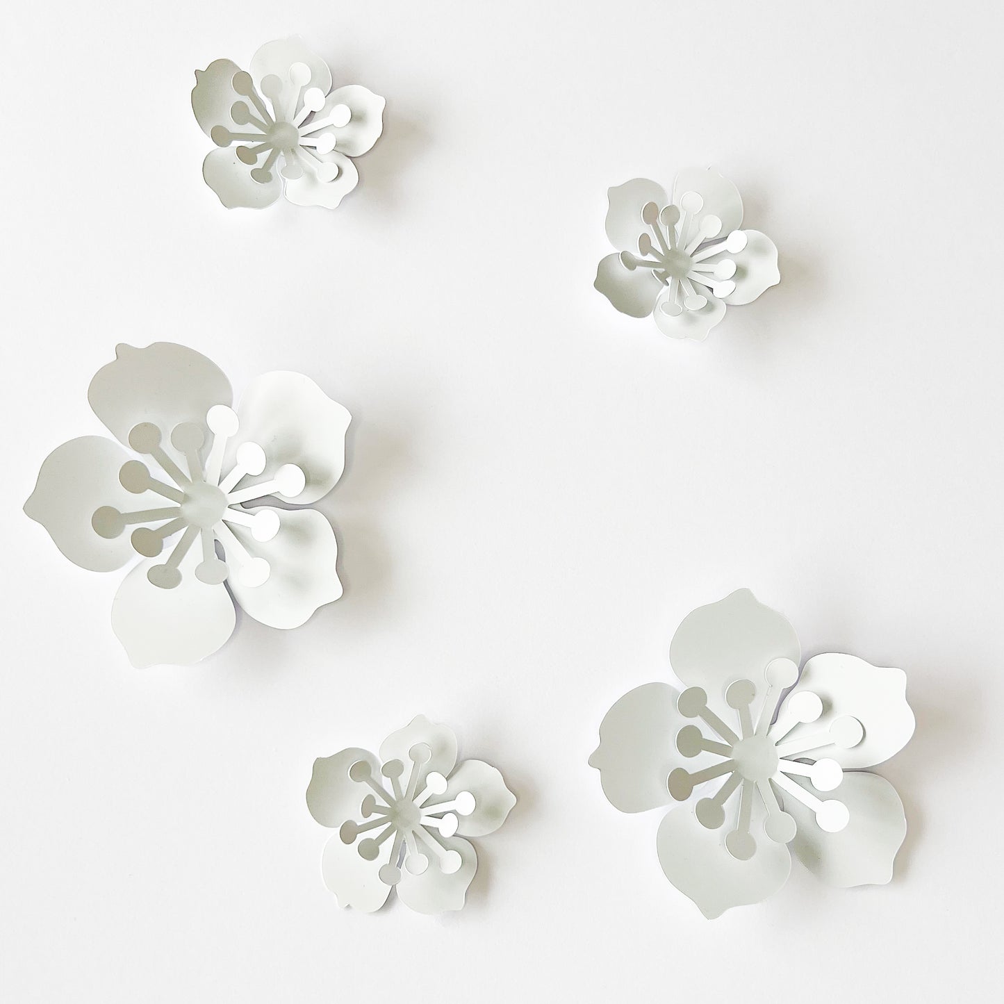Stickers Fleurs 3D blanche capucine en relief, decoration murale adhesive