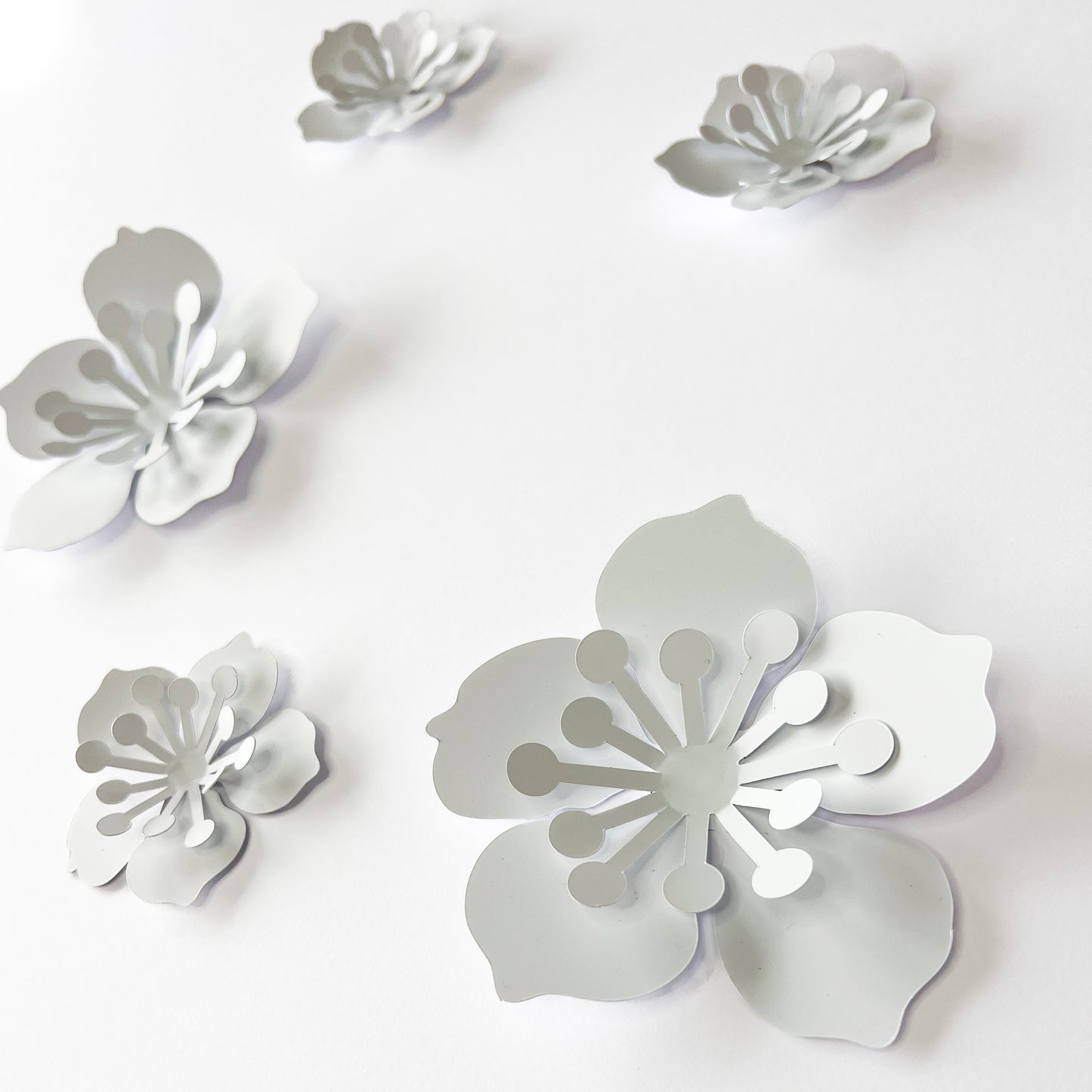 Stickers Fleurs 3D blanches capucine en relief, decoration murale adhesive